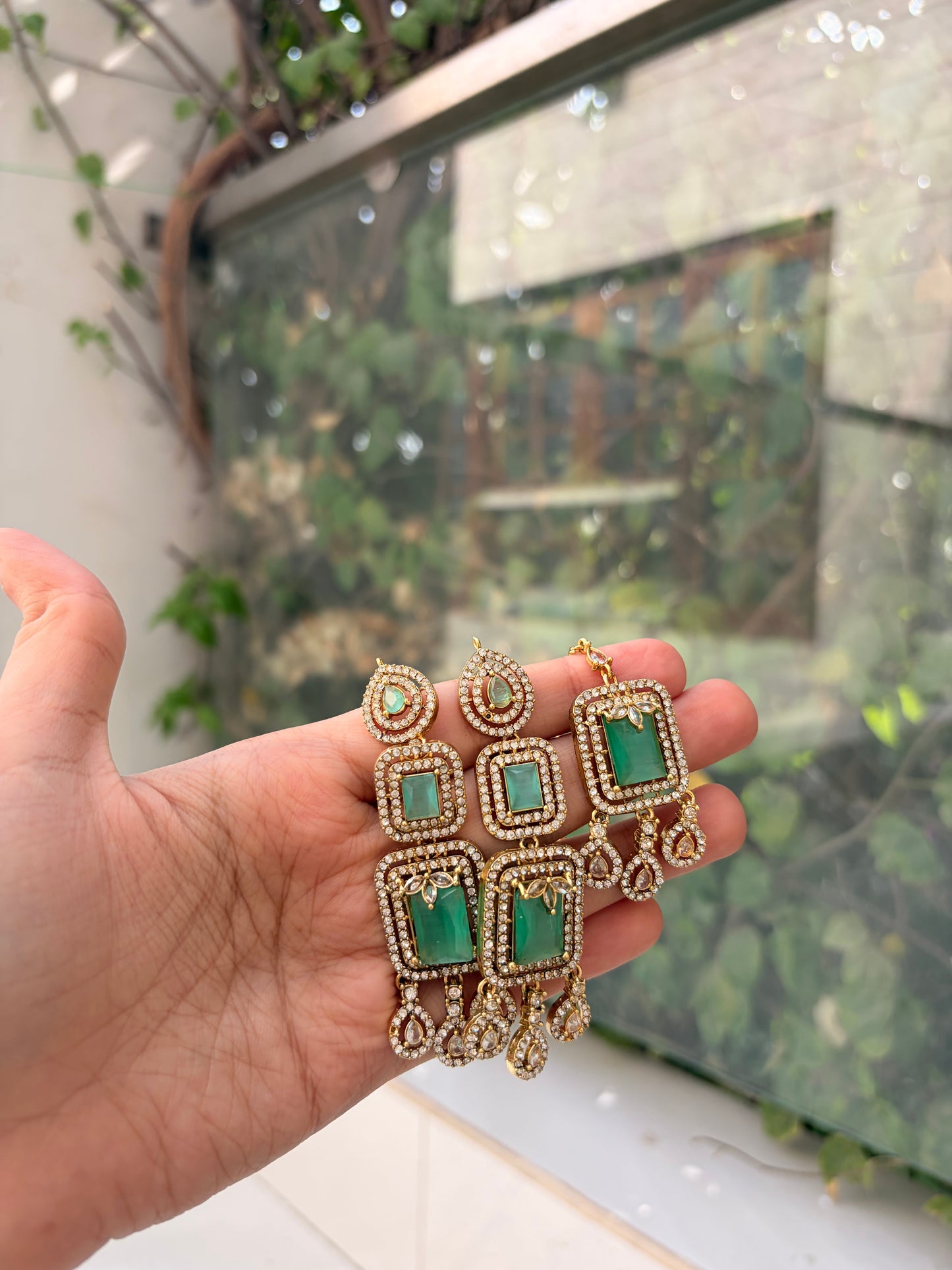 Emerald Aura Zircon Necklace Set