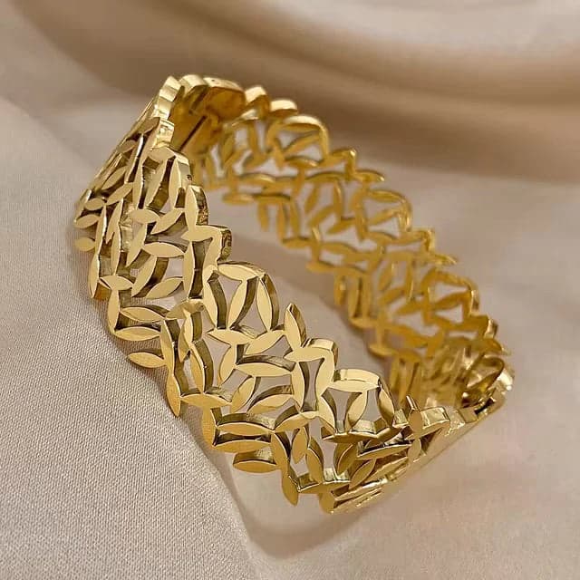 Leaf wide bangle