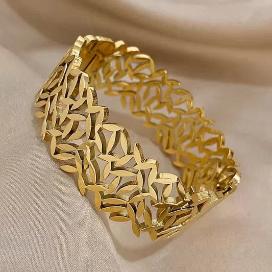 Leaf wide bangle