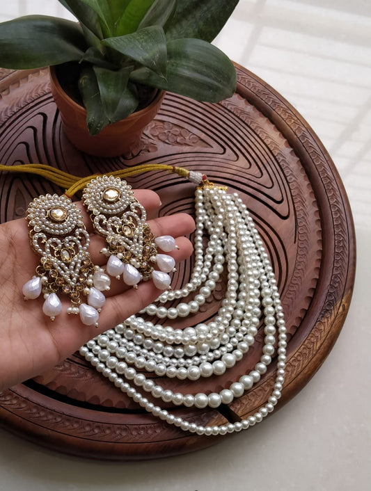 Pearls necklace set