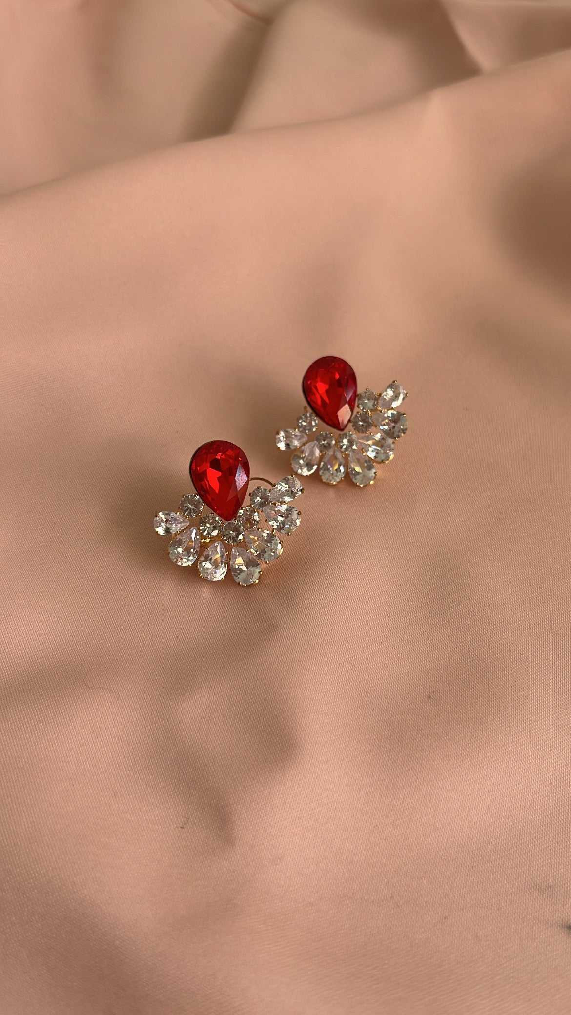 CRYSTAL ZIRCON STUD