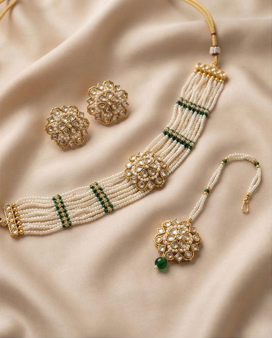 Emaan Noor set